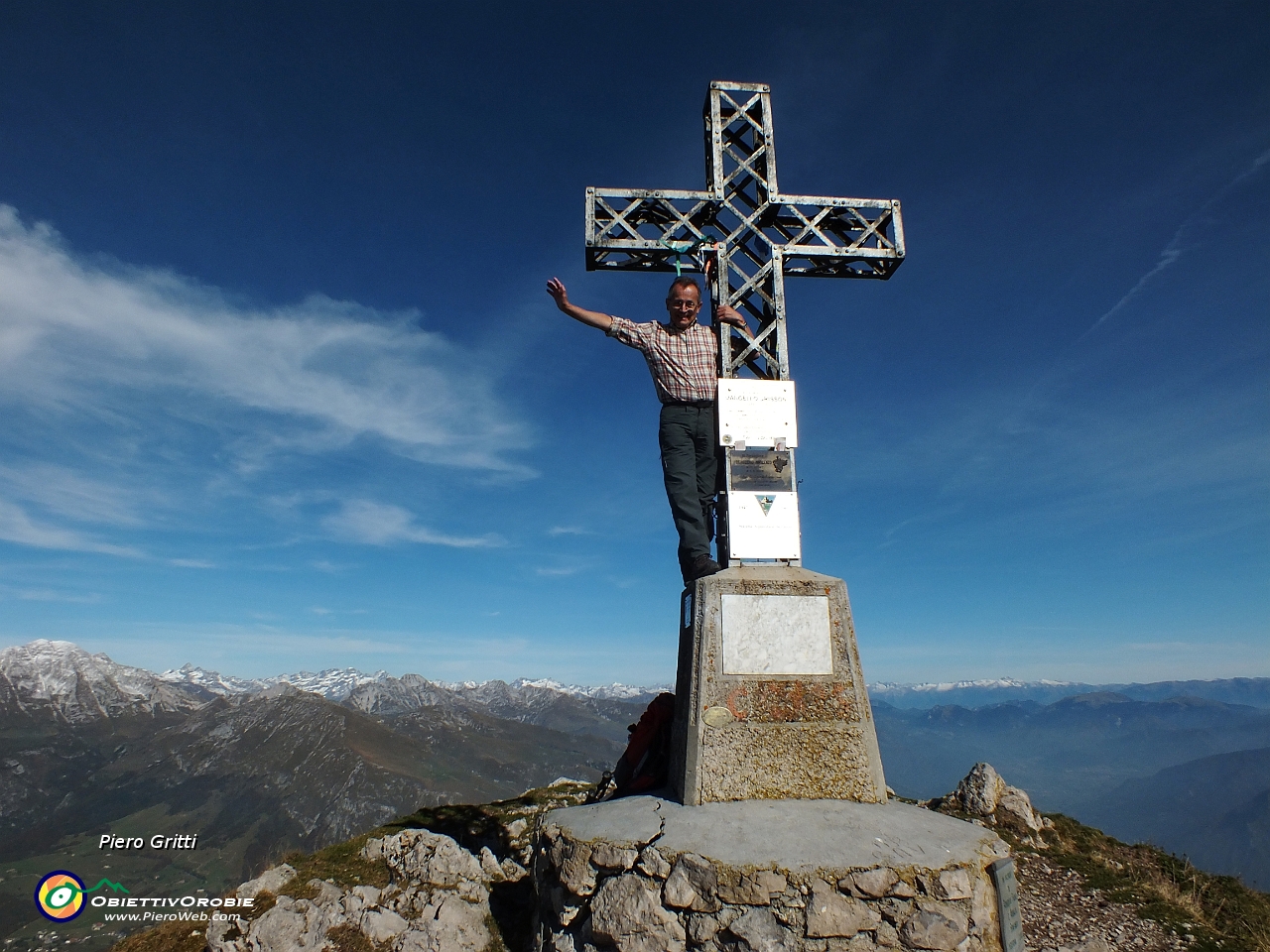 01 In vetta al Monte Alben (2019 m).JPG